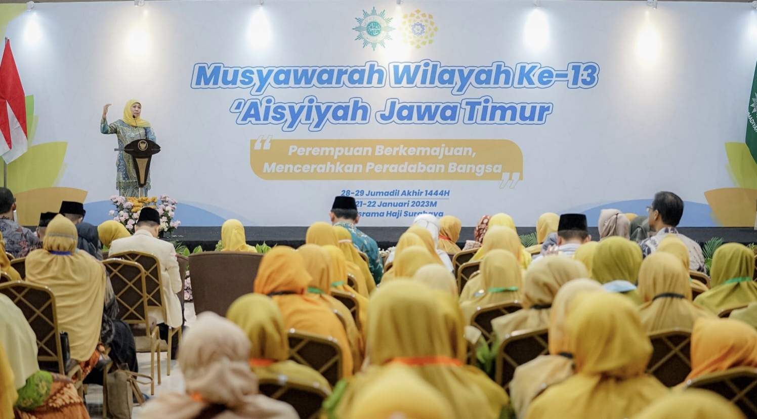 Gubernur Jawa Timur Khofifah Indar Parawansa menghadiri Musyawarah Wilayah ke-13 Aisyiyah Jawa Timur di Gedung Muzdalifah Asrama Haji Surabaya,Sabtu (21/1).