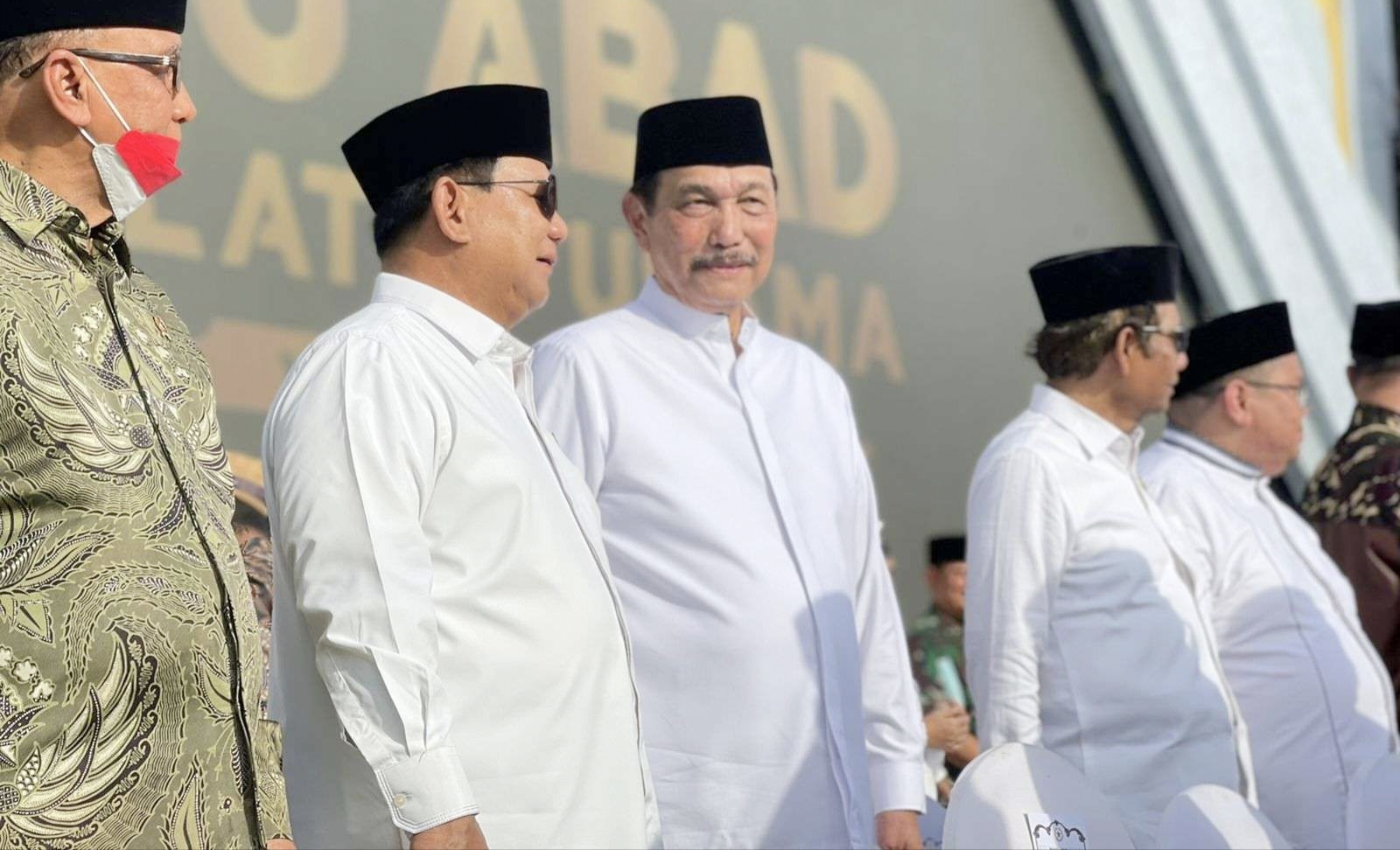 Menteri Pertahanan RI sekaligus Ketua Umum Partai Gerindra Prabowo Subianto dielu-elukan jami'yah Nahdlatul Ulama (NU) saat berada di GOR Delta Sidoarjo, Selasa (7/2/2023).