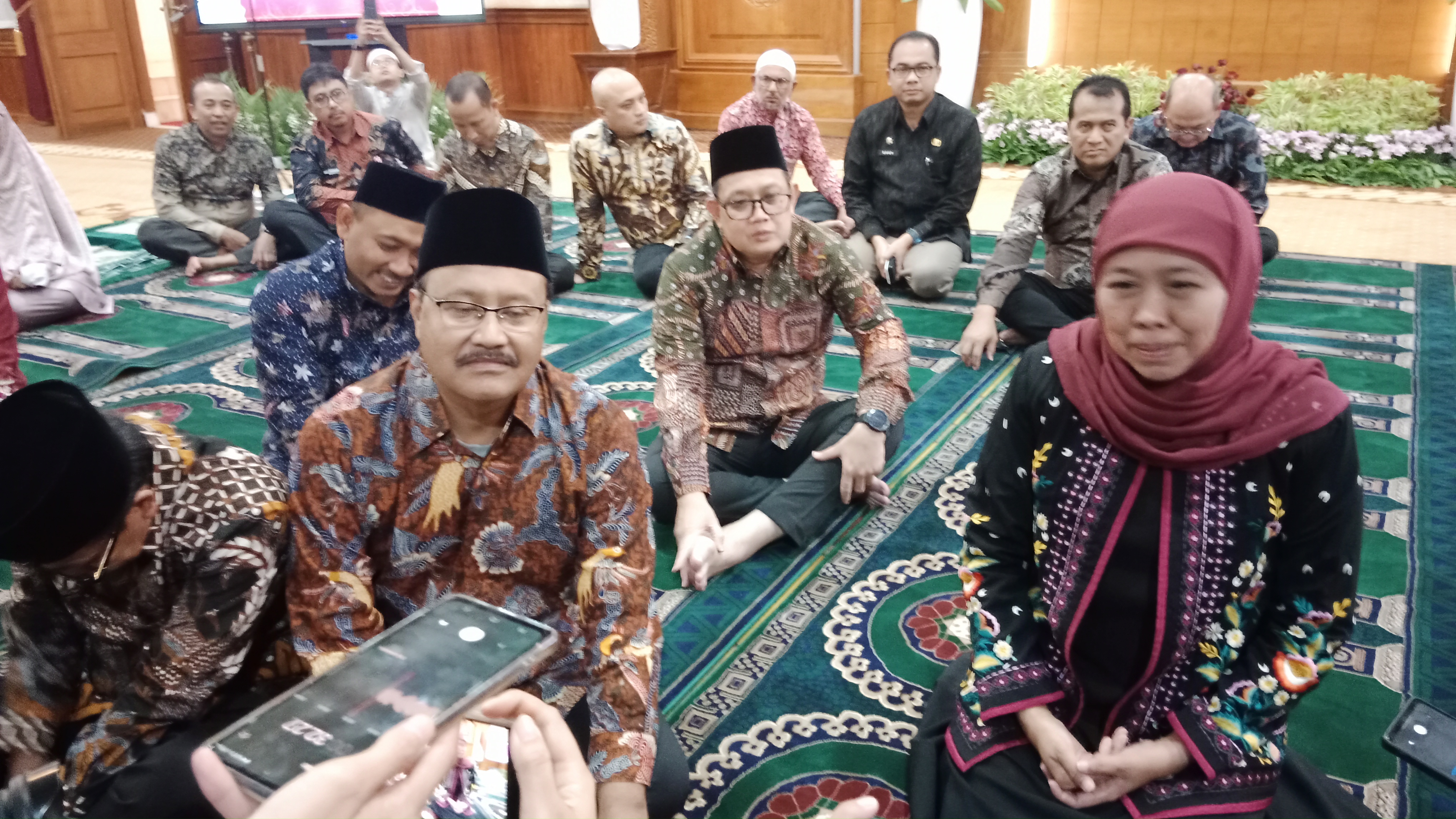 Gubernur Khofifah Dorong Seluruh Kabupaten Kota di Jatim Capai UHC JKN Sebesar 95 Persen