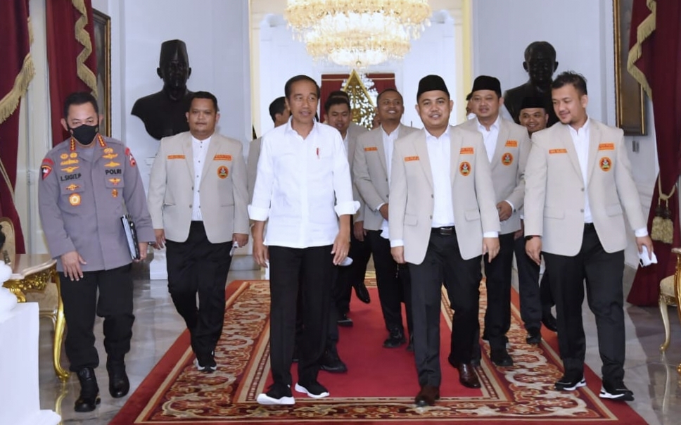 Presiden Joko Widodo menerima kunjungan perwakilan Pimpinan Pusat (PP) Pemuda Muhammadiyah pada Senin, 27 Maret 2023, di Istana Merdeka Jakarta.