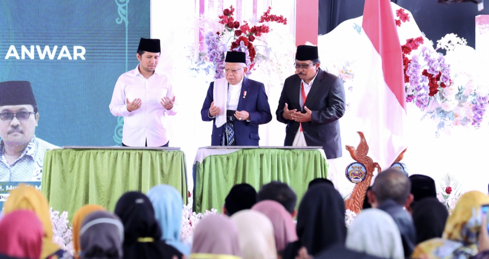 Wakil Gubernur Emil Elestianto Dardak mendampingi kunjungan kerja Wapres RI Ma'ruf Amin dalam acara Peresmian Sekolah Tinggi Ekonomi dan Bisnis Islam di Ponpes Al Anwar Bangkalan, Kamis, (31/8).