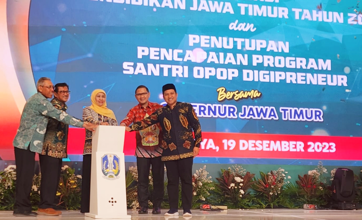 Gubernur Jawa Timur, Khofifah Indar Parawansa pada acara Refleksi Pendidikan 2023 di Surabaya, Selasa (19/12) 