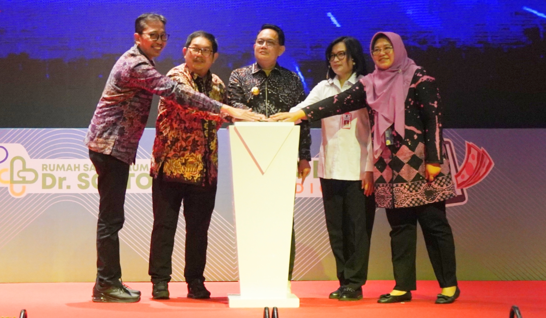 PT Bank Pembangunan Daerah Jawa Timur Tbk (bankjatim) telah menandatangani Perjanjian Kerja Sama dengan RSUD Dr. Soetomo Surabaya tentang Layanan Jasa Keuangan Dalam Rangka Pelayanan Transaksi Keuangan Melalui Soetomo Digipay dan Simpra