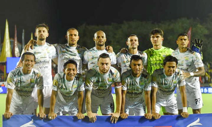 Starter PERSIB saat menghadapi Semen Padang di Stadion Haji Agus Salim Padang, Senin, 10 Maret 2025. (PERSIB.co.id/Sutanto Nurhadi Permana)