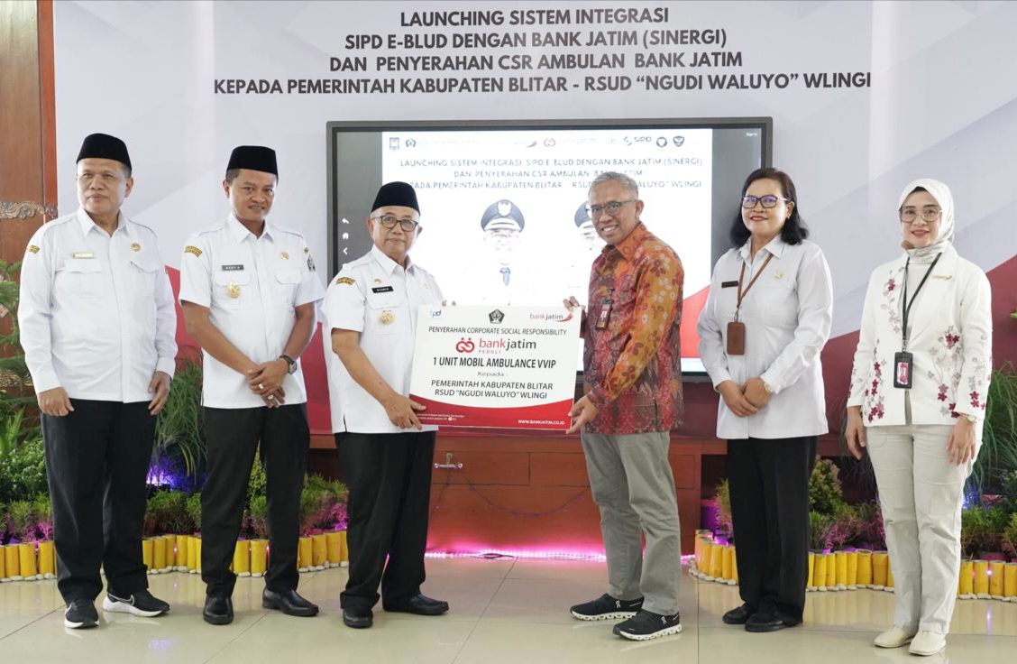 PT Bank Pembangunan Daerah Jawa Timur Tbk (Bank Jatim) secara resmi telah menyerahkan bantuan Corporate Social Responsibility (CSR) kepada Pemerintah Kabupaten Blitar