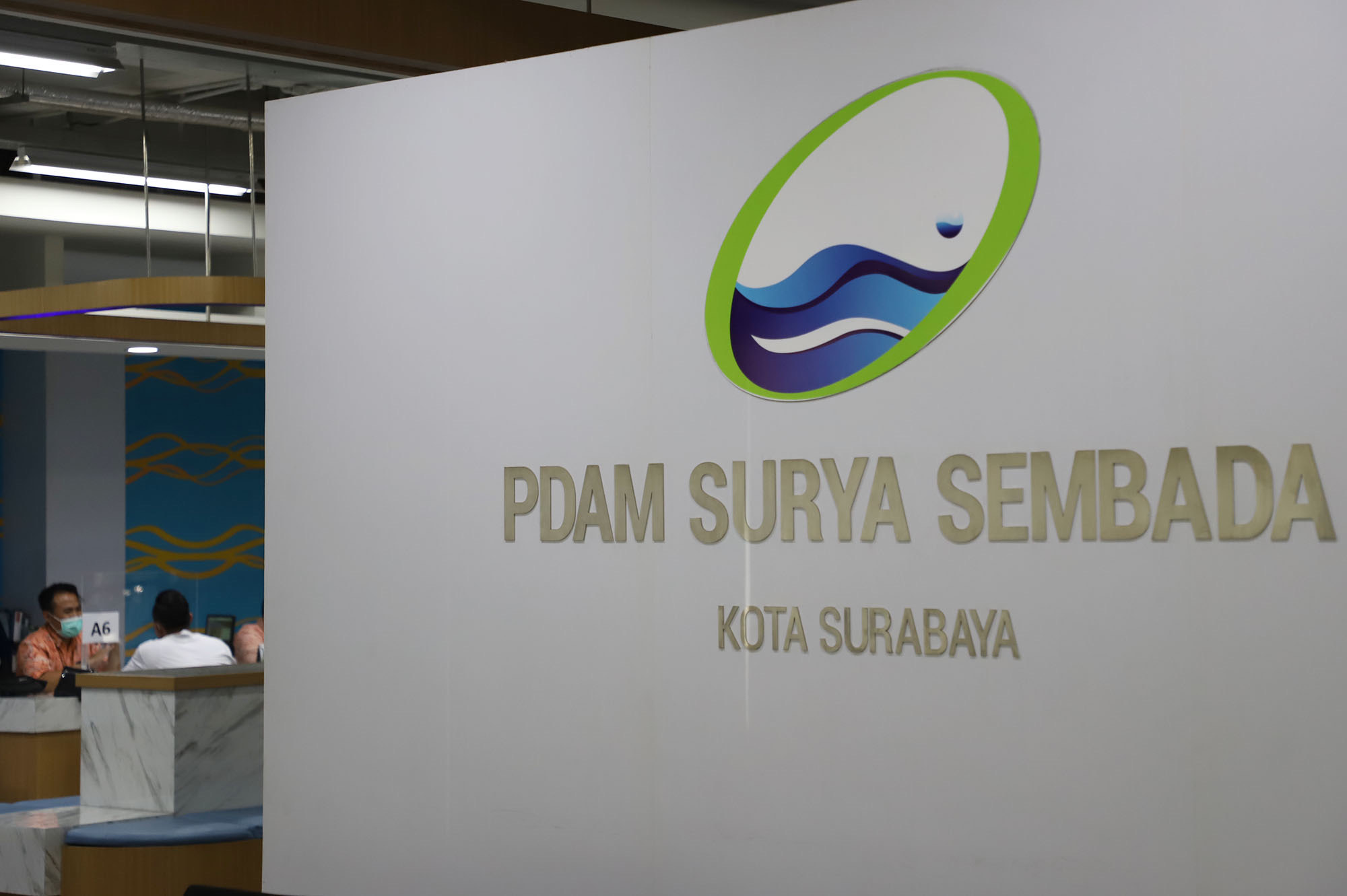 PDAM Surya Sembada melakukan penggantian meter air secara bertahap untuk meter air yang berusia di atas 5 tahun