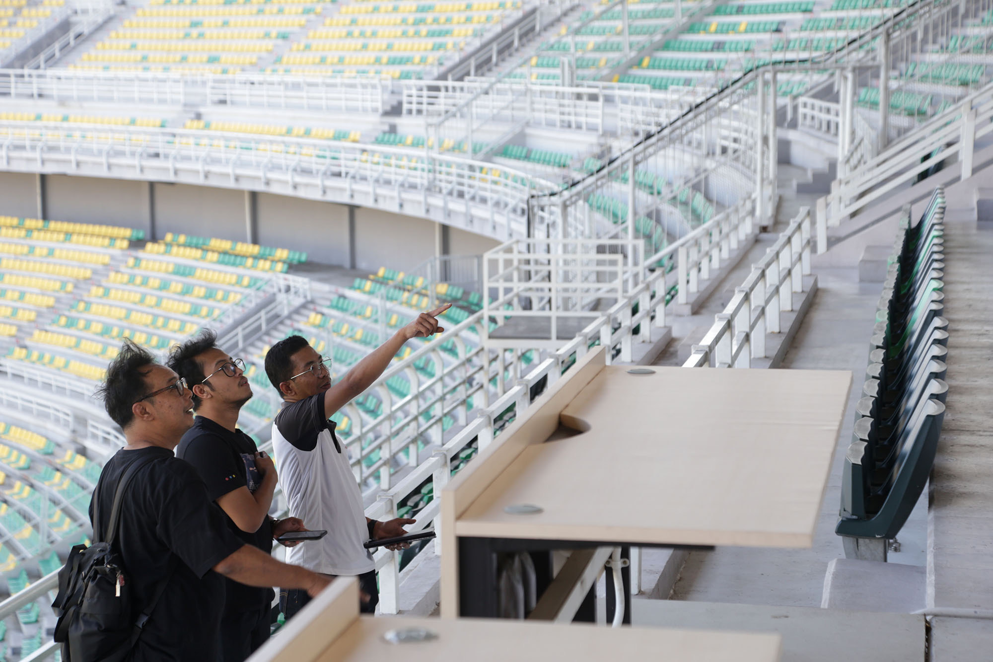 mulai pagi, Kamis (28/9/2023), GBT sudah kedatangan Dirjen Cipta Karya Kementerian PUPR beserta jajarannya. Mereka mengecek kesiapan GBT dalam menyambut Piala Dunia U-17. 