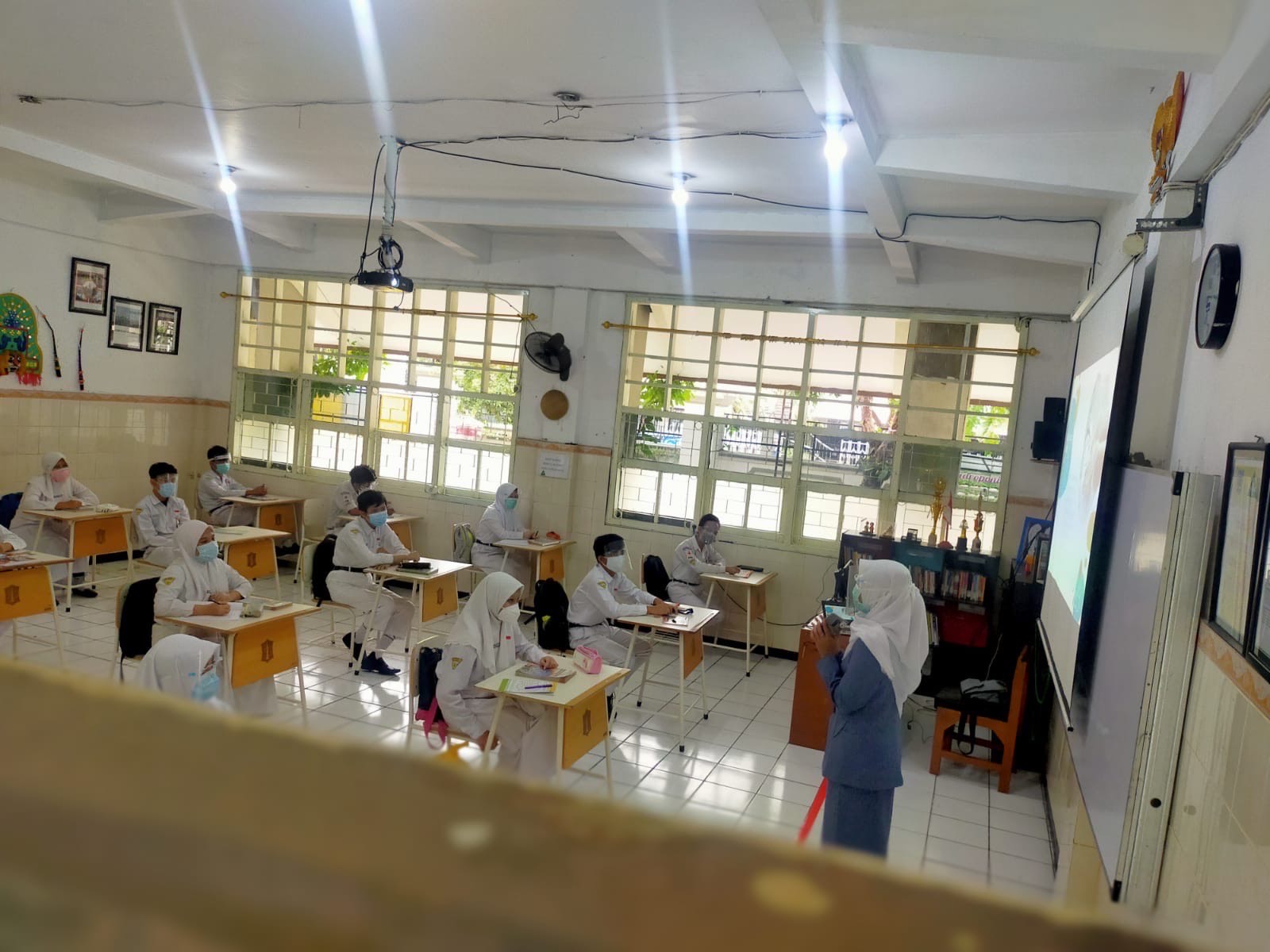 untuk mengoptimalkan performa guru dalam mengajar, pemkot merampingkan sejumlah aplikasi di ruang pendidikan