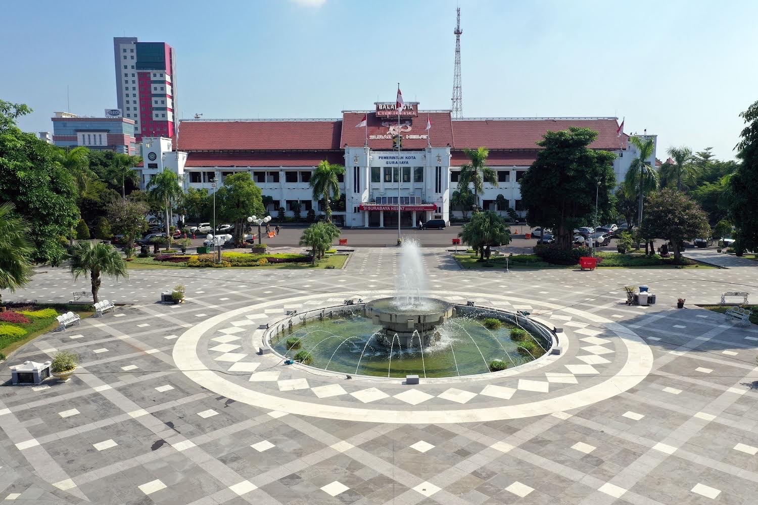 Pemkot Surabaya meningkatkan kewaspadaan dan antisipasi terhadap resiko penurunan kasus Demam Berdarah Dengue (DBD)