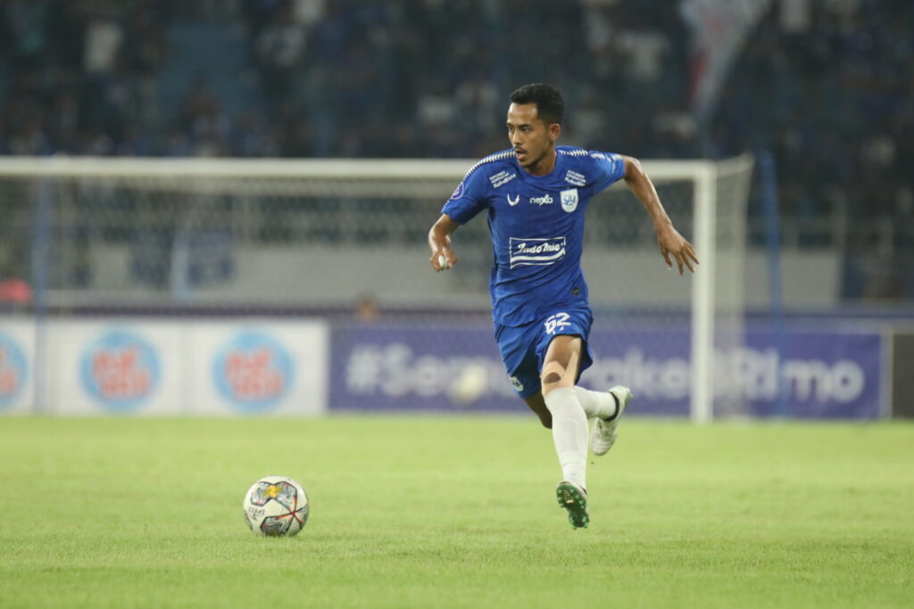 PSIS Lepas Taufik Hidayat