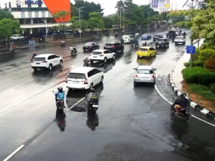 Pemerintah Kota (Pemkot) Surabaya mulai melaksanakan proses tahapan pembangunan underpass pengurai kemacetan di simpang bundaran Taman Pelang