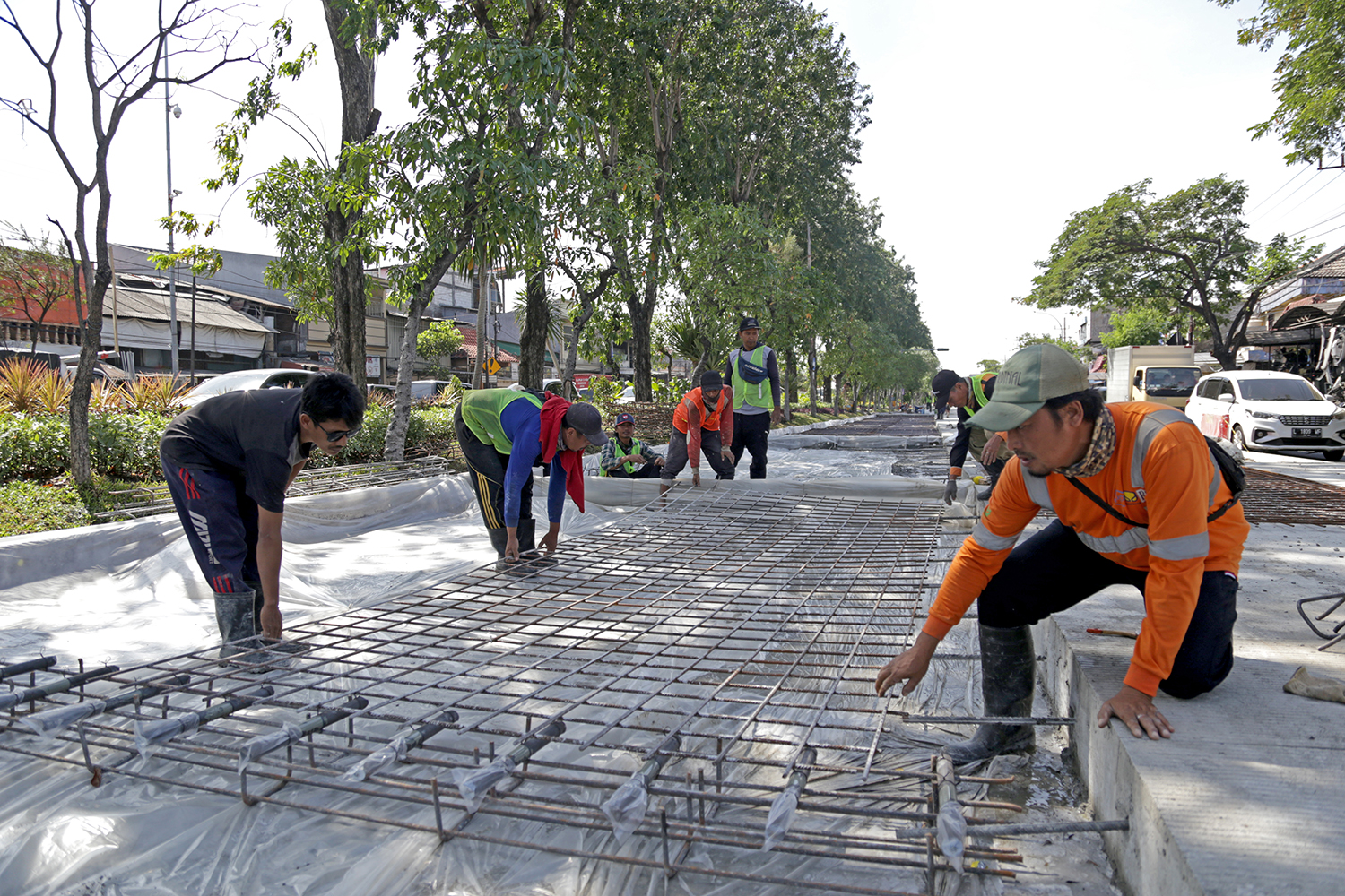Pemerintah Kota (Pemkot) Surabaya akan melakukan pengaspalan jalan di wilayah pusat kota mulai Juli hingga Agustus mendatang