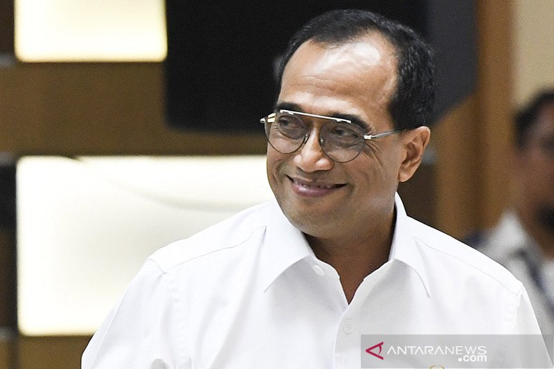 Menteri Perhubungan, Budi Karya Sumadi yang ikut dalam rombongan. ANT