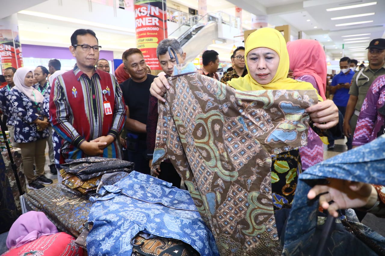 Gubernur Jawa Timur Khofifah Indar Prawansa mengapresiasi keberhasilan ekonomi kreatif di Jawa Timur yang saat ini berada di posisi kedua berkontribusi bagi ekonomi kreatif nasional.