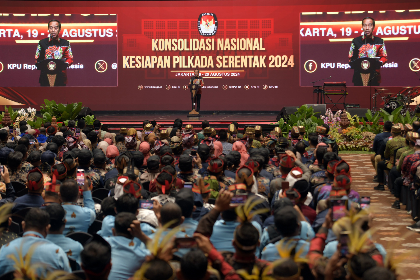 Presiden Jokowi Apresiasi Kerja Keras KPU dalam Penyelenggaraan Pemilu 2024