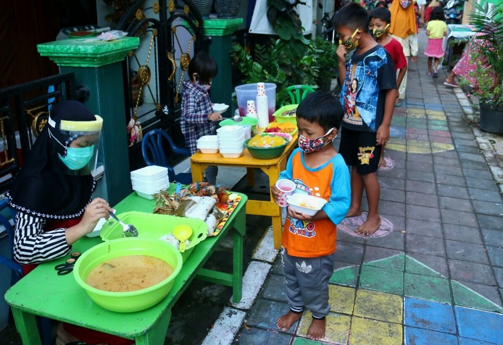 Tradisi 'Riyoyo Kupat' di Kampung Sukolilo Surabaya (Foto: HMP/Zulfikar)