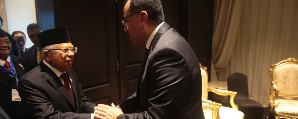 Wapres Ma’ruf Amin bertemu dengan PM Mesir Mostafa Kamal Madbouly, Selasa (08/11/2022), di Paviliun Kantor PM Mesir, SHICC, Sharm El Sheikh. (Foto: BPMI Setwapres)



