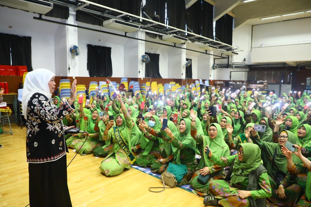 Gubernur Jawa Timur Khofifah Indar Parawansa menghadiri Harlah Pimpinan Cabang Istimewa (PCI) Muslimat NU Hong Kong-Macao ke-5 dan Pelantikan Pimpinan Anak Cabang Istimewa (PACI) Muslimat NU se-Hong Kong-Macao di Islamic Kasim Tuet Memorial Collage Hong K