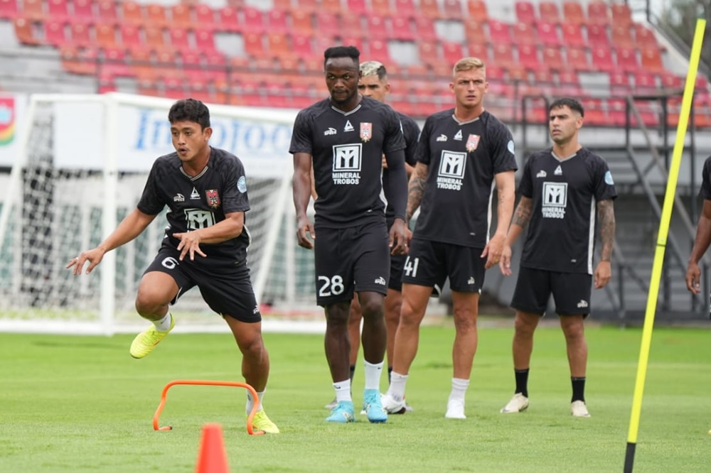 Derbi Indonesia Timur: PSBS Biak dan Malut United Adu Gengsi di Gianyar