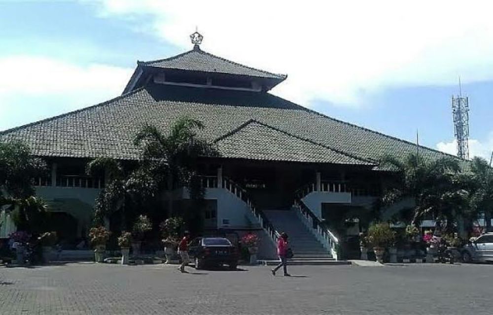 Masjud Agung Sudirman