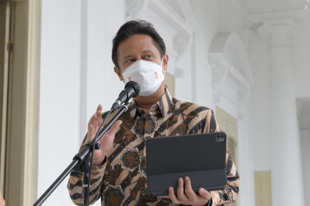 Menkes Budi Gunadi Sadikin memberikan keterangan pers usai mengikuti rapat yang dipimpin oleh Presiden Jokowi, di Istana Kepresidenan Bogor, Jabar, Senin (24/10/2022). (Foto: Humas Setkab/Oji)

