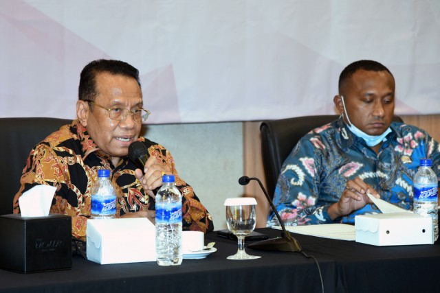 Anggota Tim Pansus RUU Otsus Papua DPR RI Sulaeman Hamzah (kiri). ist