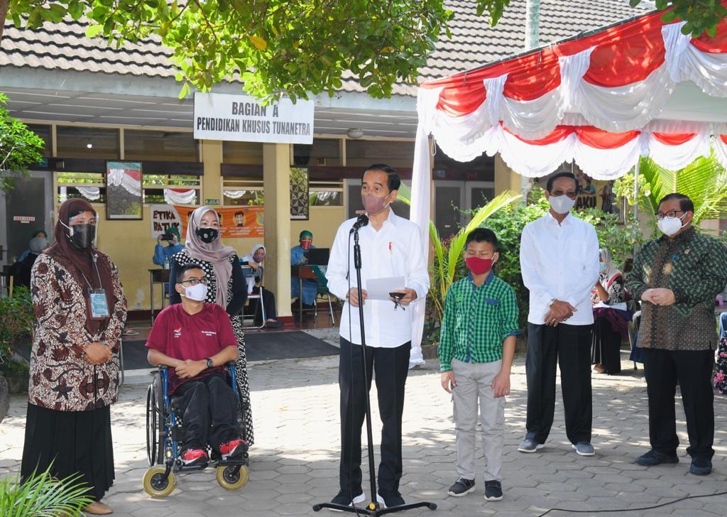 Presiden Joko Widodo mengatakan akan memulai proses transisi dari pandemi ke endemi. Presiden menegaskan, bahwa Covid-19 tidak akan hilang dalam waktu dekat. ist