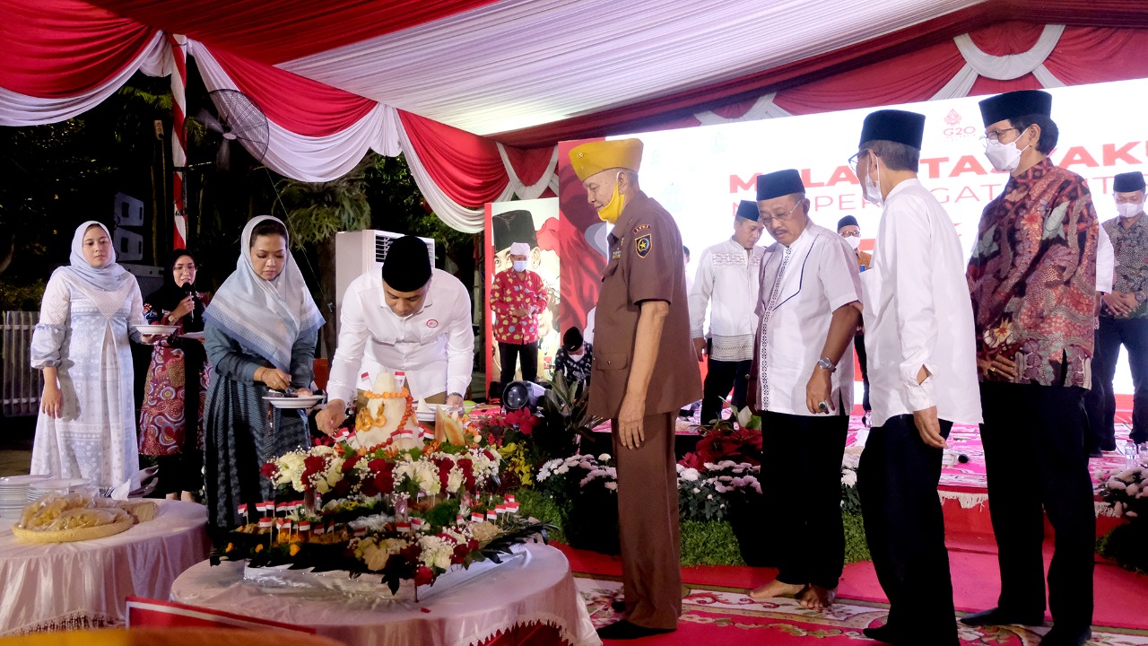 Wali Kota Eri Cahyadi Janji Bahagiakan Veteran Surabaya