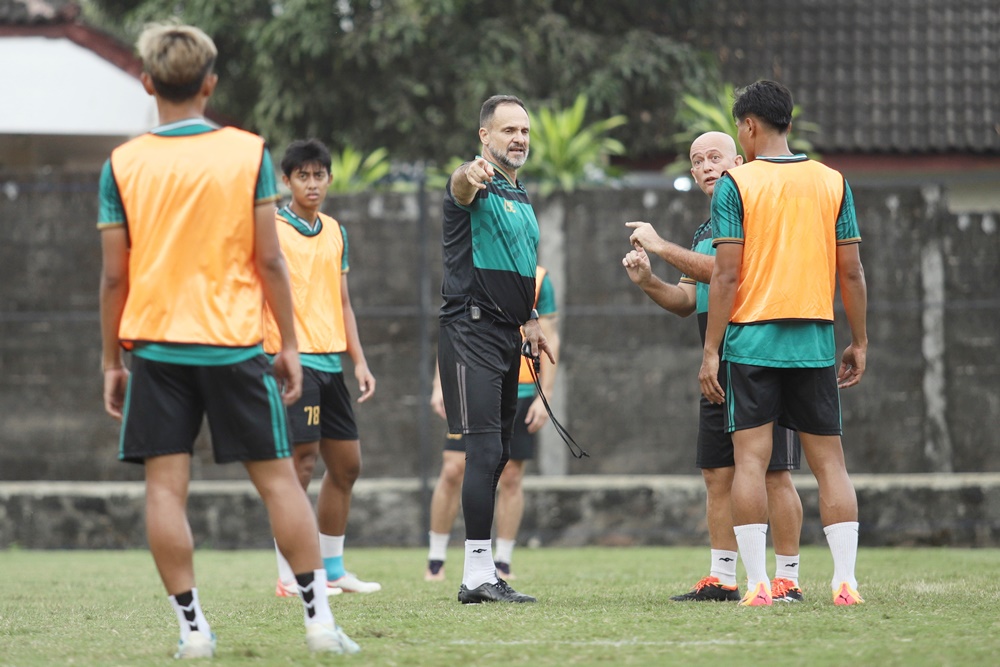 Skuat PSS Sleman yang dipimpin pelatih kepala Wagner Lopes sudah kembali menjalani latihan usai laga tandang kontra Persebaya Surabaya di pekan perdana BRI Liga 1 2024/25 di Stadion Gelora Bung Tomo, Surabaya, Minggu (11/8) malam. 
