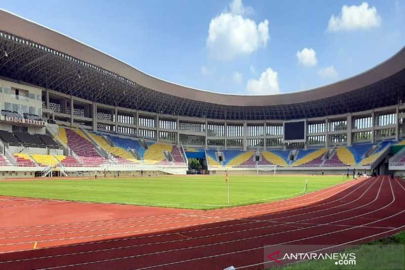 Stadion Manahan Solo, Jawa Tengah, pada Jumat 12 Maret 2021. Stadion ini menjadi venue Grup yang salah satu pertandingannya, yakni Arema melawan Tira Persikabo, akan menjadi laga pembuka turnamen ini. (ANTARA/Bambang Dwi Marwoto)

