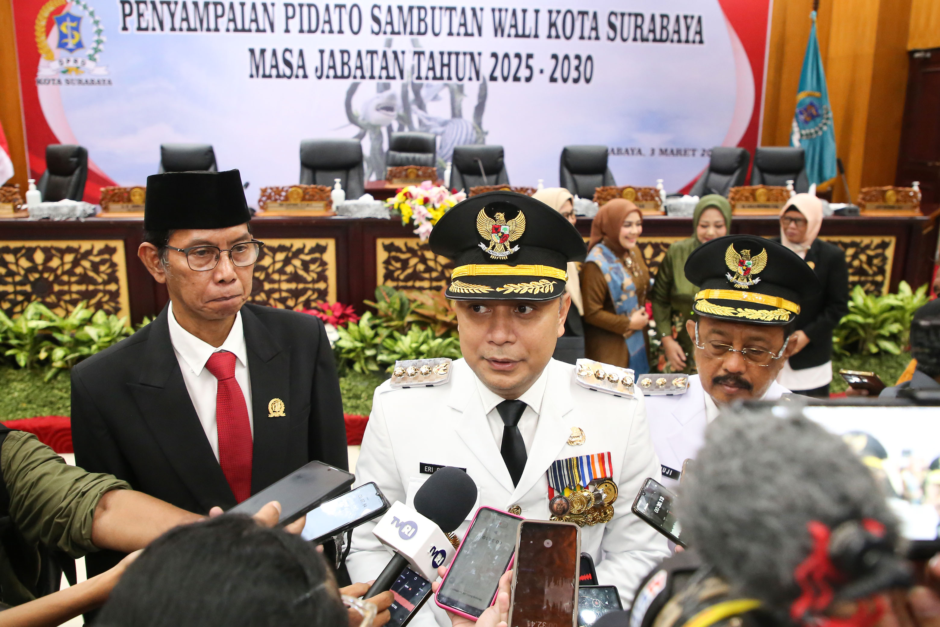 Eri Cahyadi Paparkan Visi Surabaya 2025-2030 di DPRD Kota Surabaya