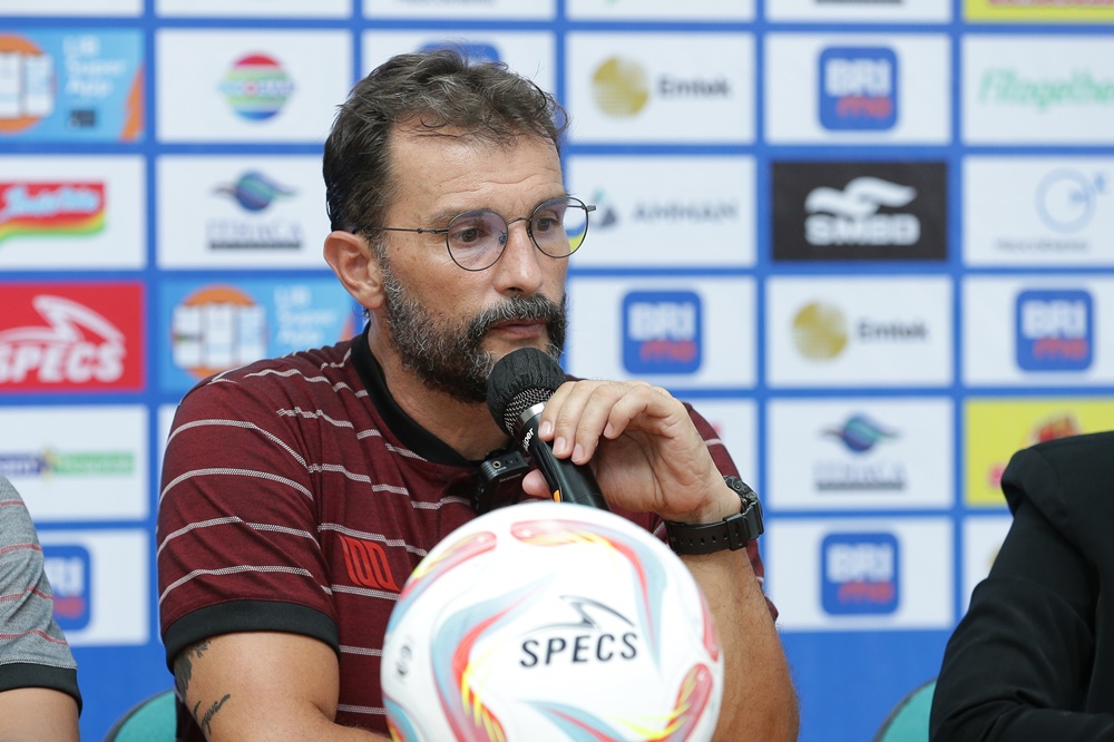 pelatih PERSIS SOLO Leonardo Medina