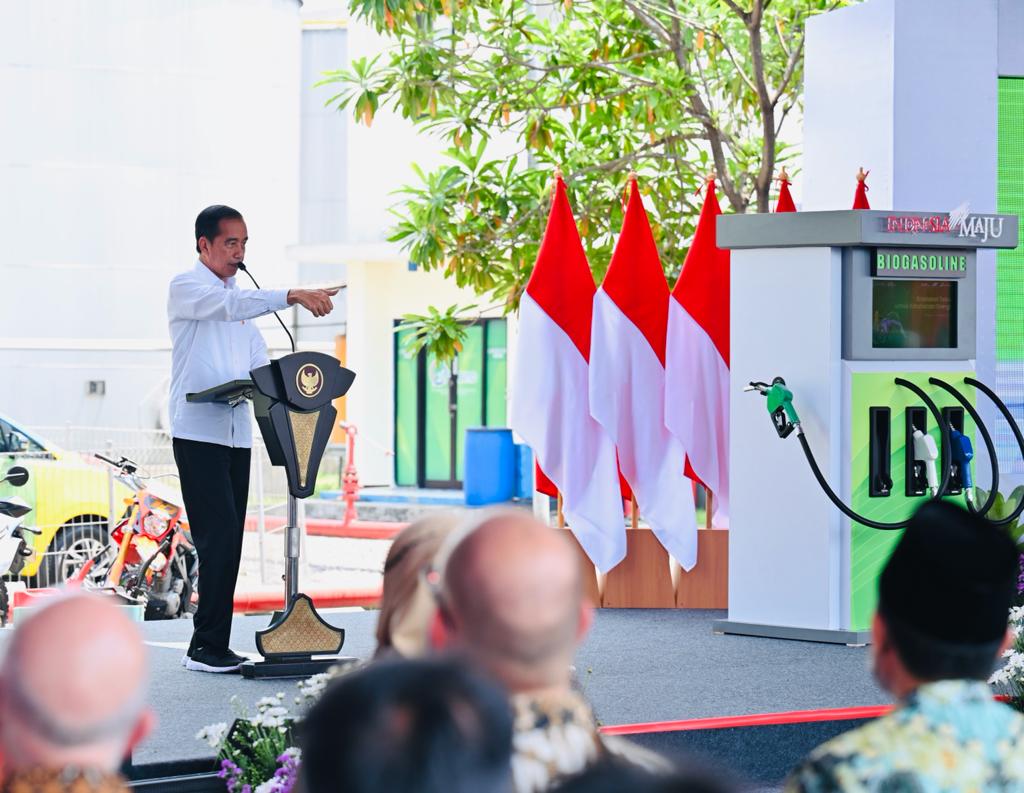 Presiden Jokowi secara resmi memulai program “Bioetanol Tebu untuk Ketahanan Energi”, di pabrik bioetanol PT Energi Agro Nusantara (Enero), Kabupaten Mojokerto, Jawa Timur, Jumat (04/11/2022). (Foto: BPMI Setpres/Laily Rachev)