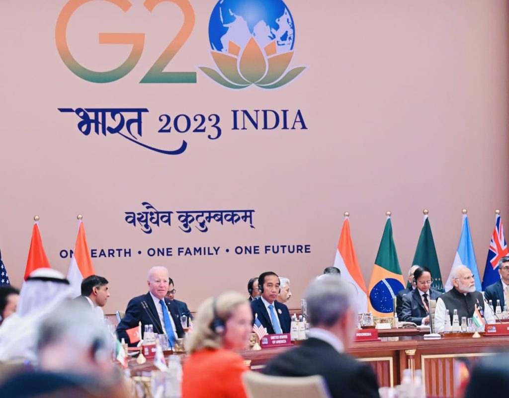 Presiden Jokowi memberikan paparan dalam pertemuan sesi pertama KTT G20 India di Bharat Mandapam, IECC, Pragati Maidan, New Delhi, India, Sabtu (09/09/2023). (Foto: BPMI Setpres/Laily Rachev)
