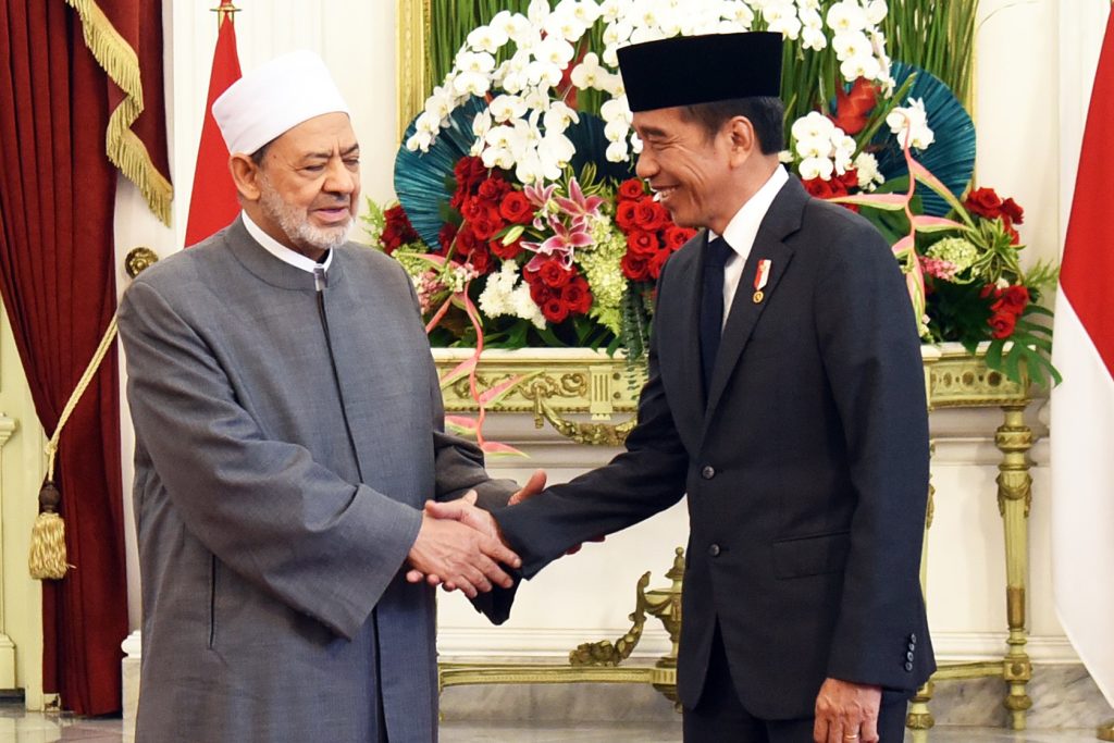  Presiden RI Joko Widodo (Jokowi) menyambut kunjungan Grand Syekh Al Azhar, Prof. Ahmed Mohammed Ahmed Al-Thayeb, di Istana Merdeka, Jakarta, pada Selasa (09/07/2024). 