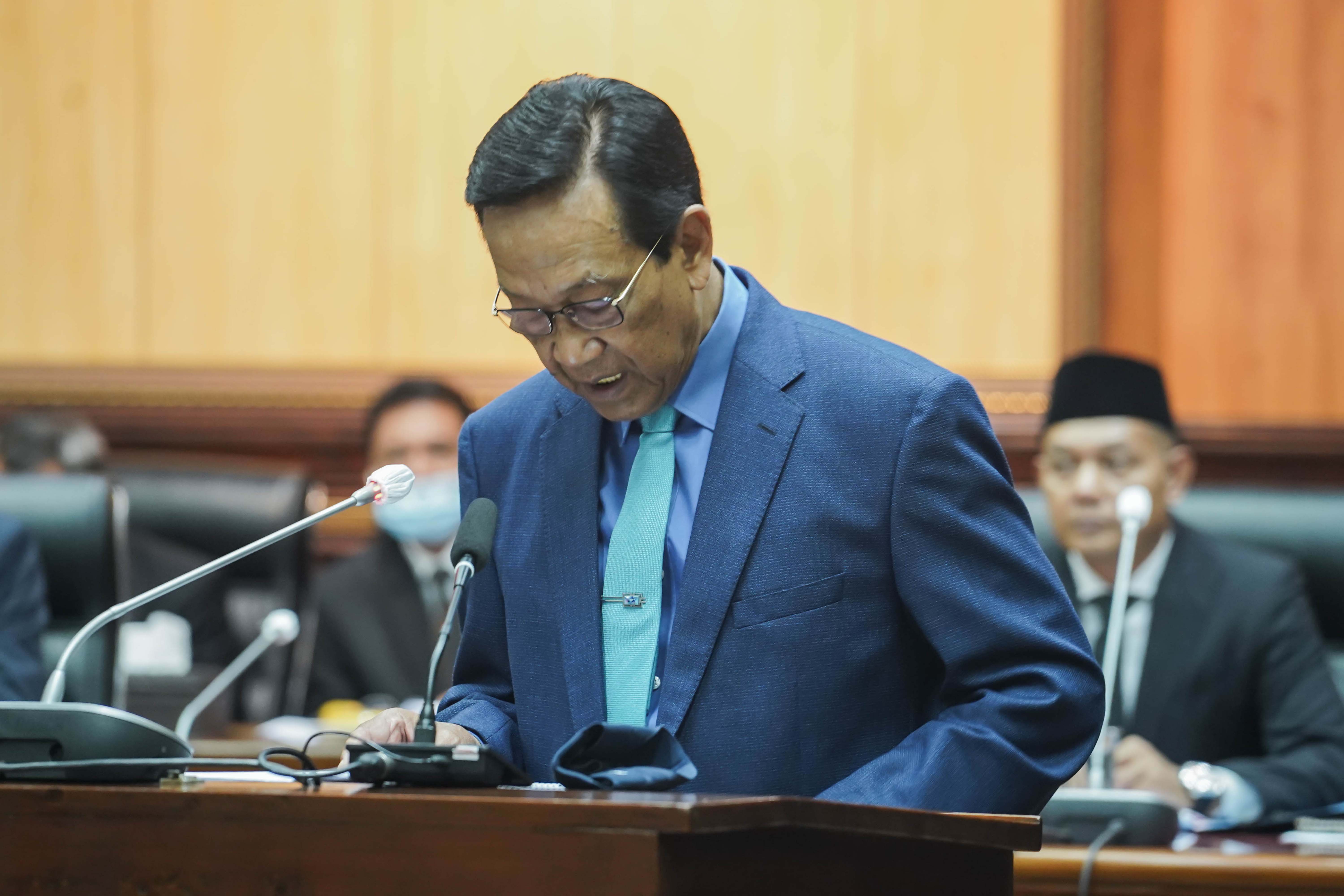  Gubernur DIY, Sri Sultan Hamengku Buwono X dalam Rapat Paripurna DPRD DIY pada Rabu (14/09) di Gedung DPRD DIY