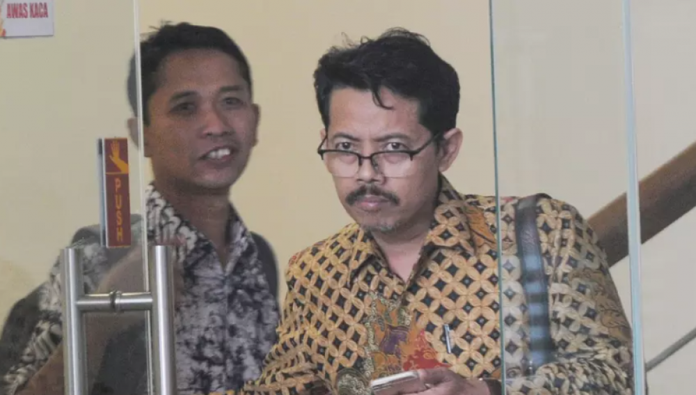 Rektor Universitas Islam Negeri Sunan Ampel (UINSA) Surabaya Prof. Masdar Hilmy saat memenuhi panggilan KPK sebagai saksi