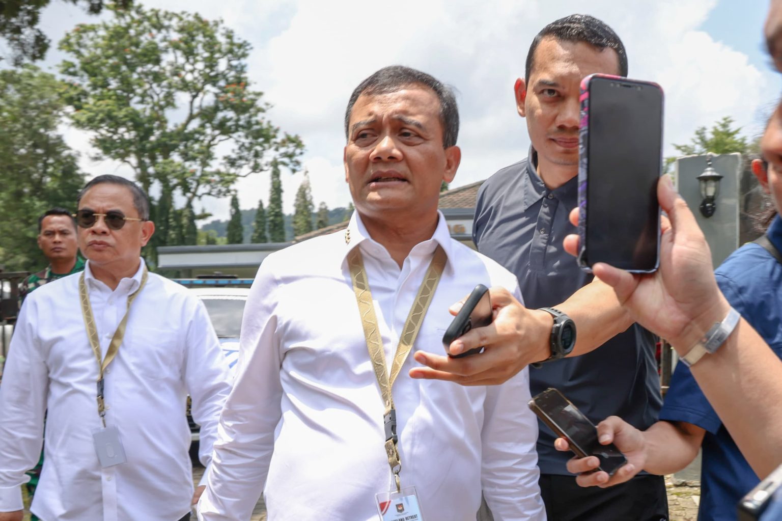 Gubernur Jawa Tengah, Ahmad Luthfi usai mengikuti Retret kepala daerah yang berlangsung selama sepekan di Akademi Militer (Akmil) Magelang resmi berakhir, Jumat (28/2/2025)