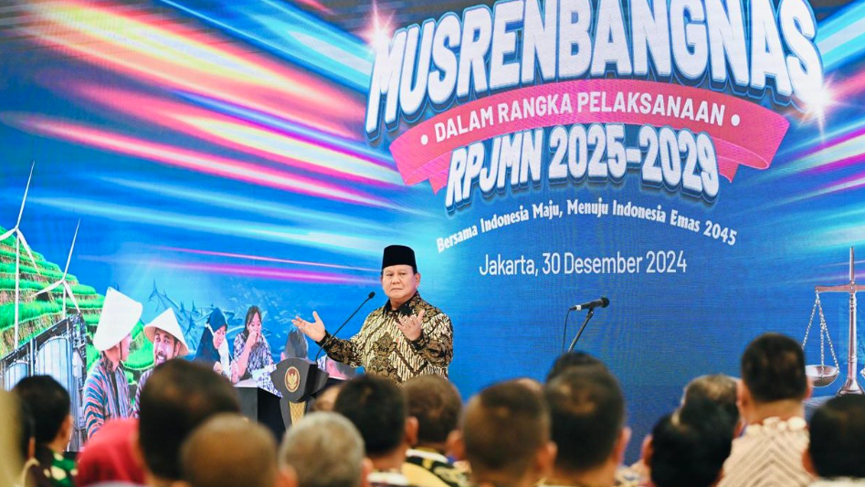 Presiden Prabowo Subianto memberikan pengarahan dalam acara Musyawarah Perencanaan Pembangunan Nasional (Musrenbangnas) Rencana Pembangunan Jangka Menengah Nasional (RPJMN) 2025-2029 yang digelar di Ruang Rapat Djunaedi Hadisumarto, Kantor Kementerian Per