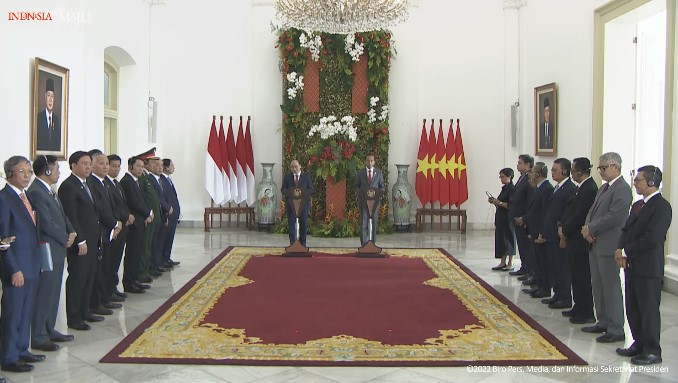 Presiden RI Joko Widodo (Jokowi) dan Presiden Vietnam Nguyễn Xuân Phúc mengadakan pertemuan bilateral, di Istana Kepresidenan Bogor, Jawa Barat, Kamis (22/12/2022). 
