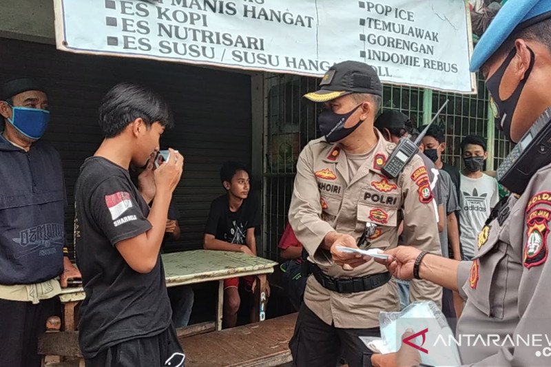 Kapolsek Cengkareng Kompol Khoiri. (ANTARA/Devi Nindy)