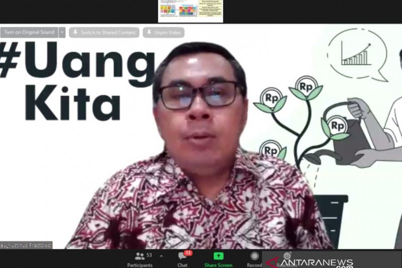 Staf Khusus Menteri Keuangan Yustinus Prastowo berbicara dalam konferensi pers secara virtual, Jakarta, Selasa (22/12/2020). (ANTARA/Katriana)