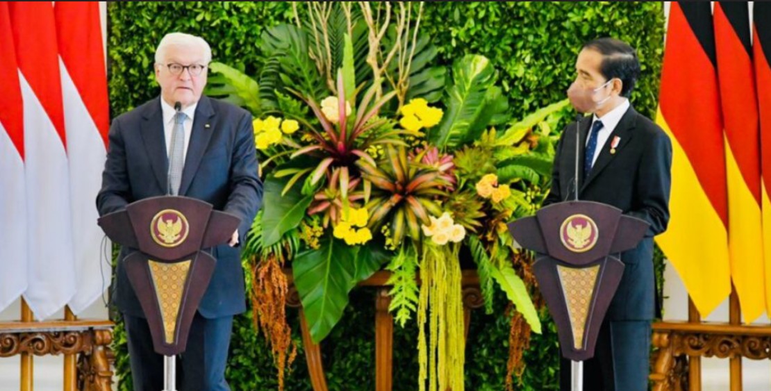 Presiden Joko Widodo dan Presiden Republik Federal Jerman Frank-Walter Steinmeier menyampaikan keterangan pers bersama di Istana Kepresidenan Bogor, Jawa Barat, pada Kamis, 16 Juni 2022. Foto: BPMI Setpres/Laily Rachev