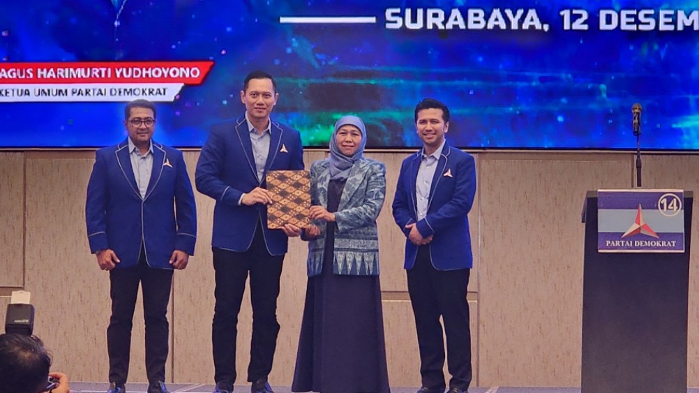 Ketua Umum Partai Demokrat, Agus Harimurti Yudhoyono (AHY), secara resmi memberikan rekomendasi kepada Khofifah Indar Parawansa sebagai calon gubernur dan Emil Elestianto Dardak sebagai calon wakil gubernur Jawa Timur periode 2024-2029