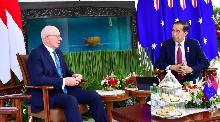 Presiden Joko Widodo berbincang dengan Gubernur Jenderal Australia, David Hurley, di Istana Kepresidenan Bogor, Provinsi Jawa Barat, pada Jumat, 17 Mei 2024. Foto: BPMI Setpres/Rusman