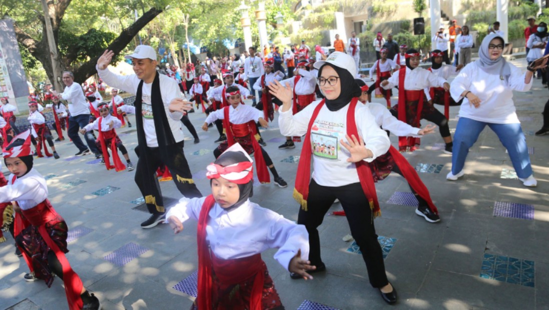 Surabaya tidak hanya ditargetkan sebagai pusat ekonomi dan infrastruktur, tetapi juga sebagai kota yang ramah terhadap anak. 