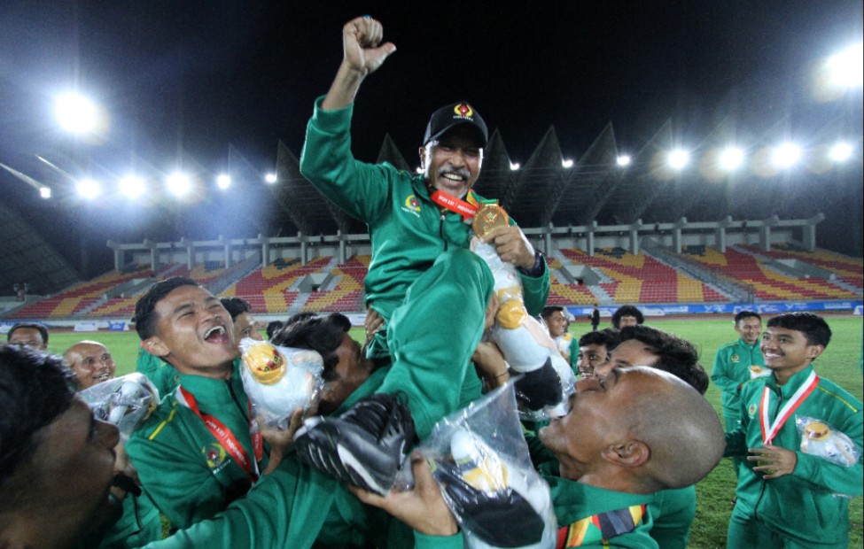 Tim Jatim tampil gemilang pada babak final cabor sepakbola dengan menaklukkan Jawa Barat (Jabar) dengan skor tipis 1-0.