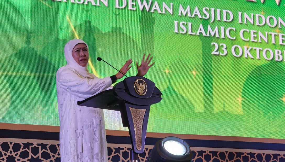 Khofifah Indar Parawansa hadir dalam gelaran Penganugerahan Masjid Award 2024 yang diselenggarakan oleh Dewan Masjid Indonesia Provinsi Jawa Timur, Rabu (23/10