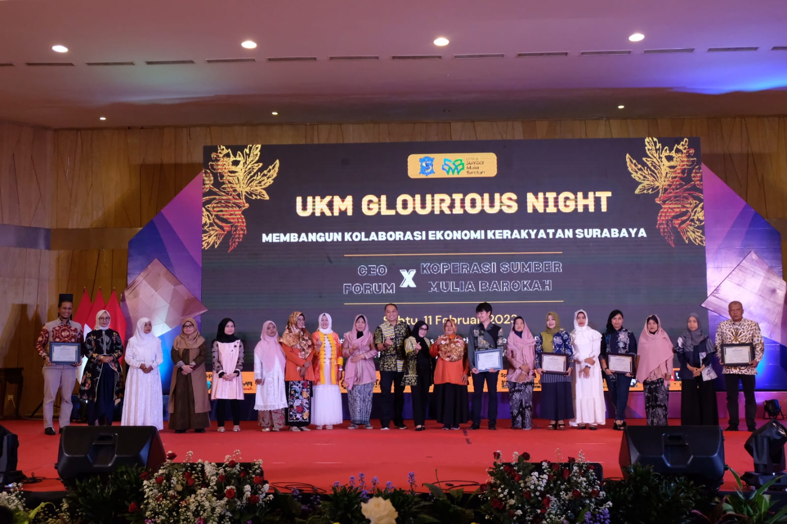 Gelaran bertajuk UKM Glourious Night di Graha YKP Surabaya, berlangsung meriah pada Sabtu (11/2/2023) malam. 