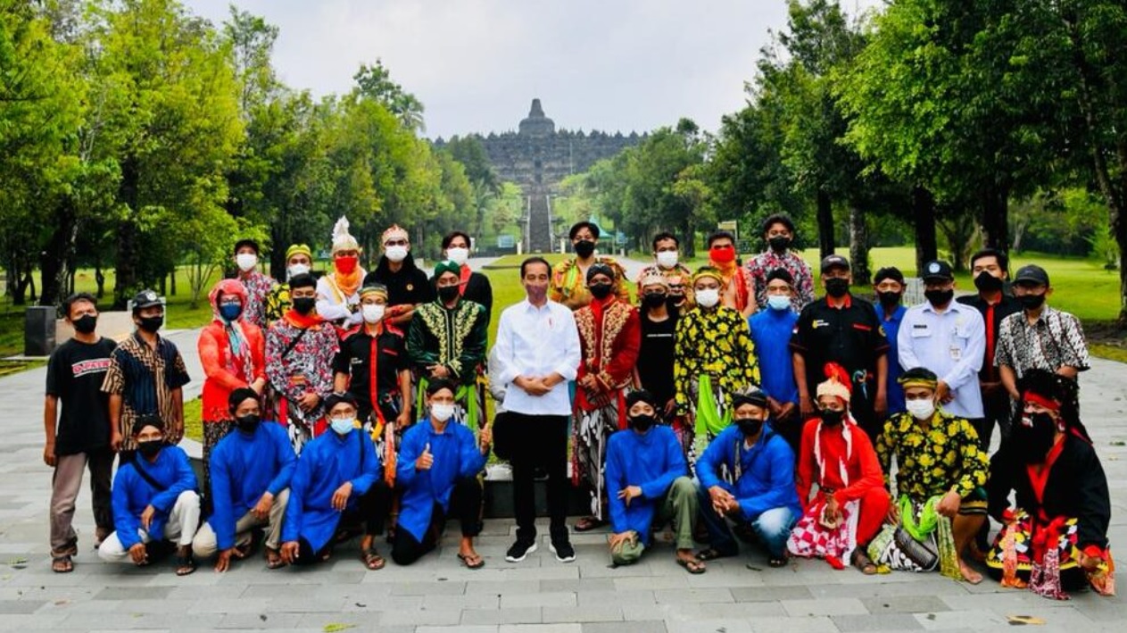 Saat meninjau Candi Borobudur pada Rabu, 30 Maret 2022, Presiden Joko Widodo mengatakan bahwa selama dua tahun terakhir, perbaikan besar terus dikerjakan oleh pemerintah.